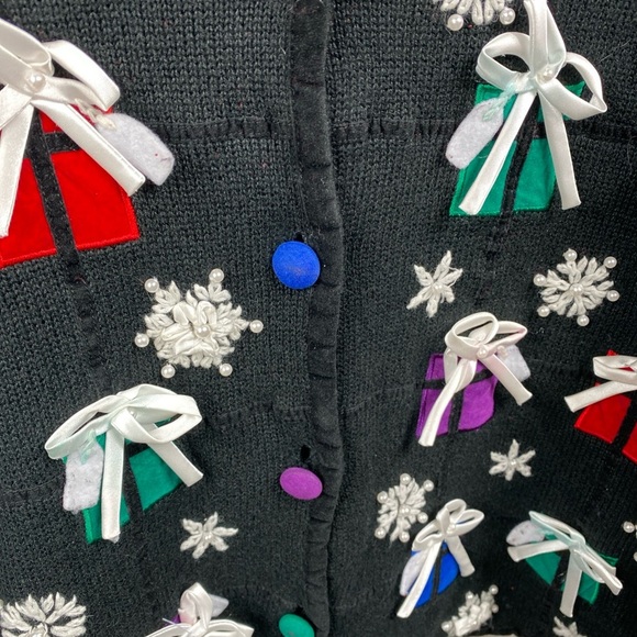 Vintage Mandal Bay Christmas Present Appliqué Sweater Large Holiday Multicolor - Picture 5 of 9
